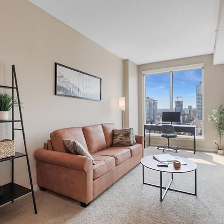 Heart Of Downtown Calgary Spacious Luxury Condo With Stunning Views And Premium Amenities Esterno foto