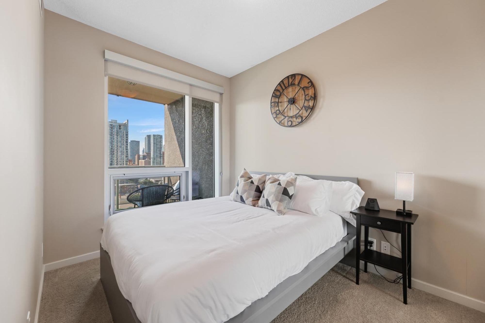 Heart Of Downtown Calgary Spacious Luxury Condo With Stunning Views And Premium Amenities Esterno foto