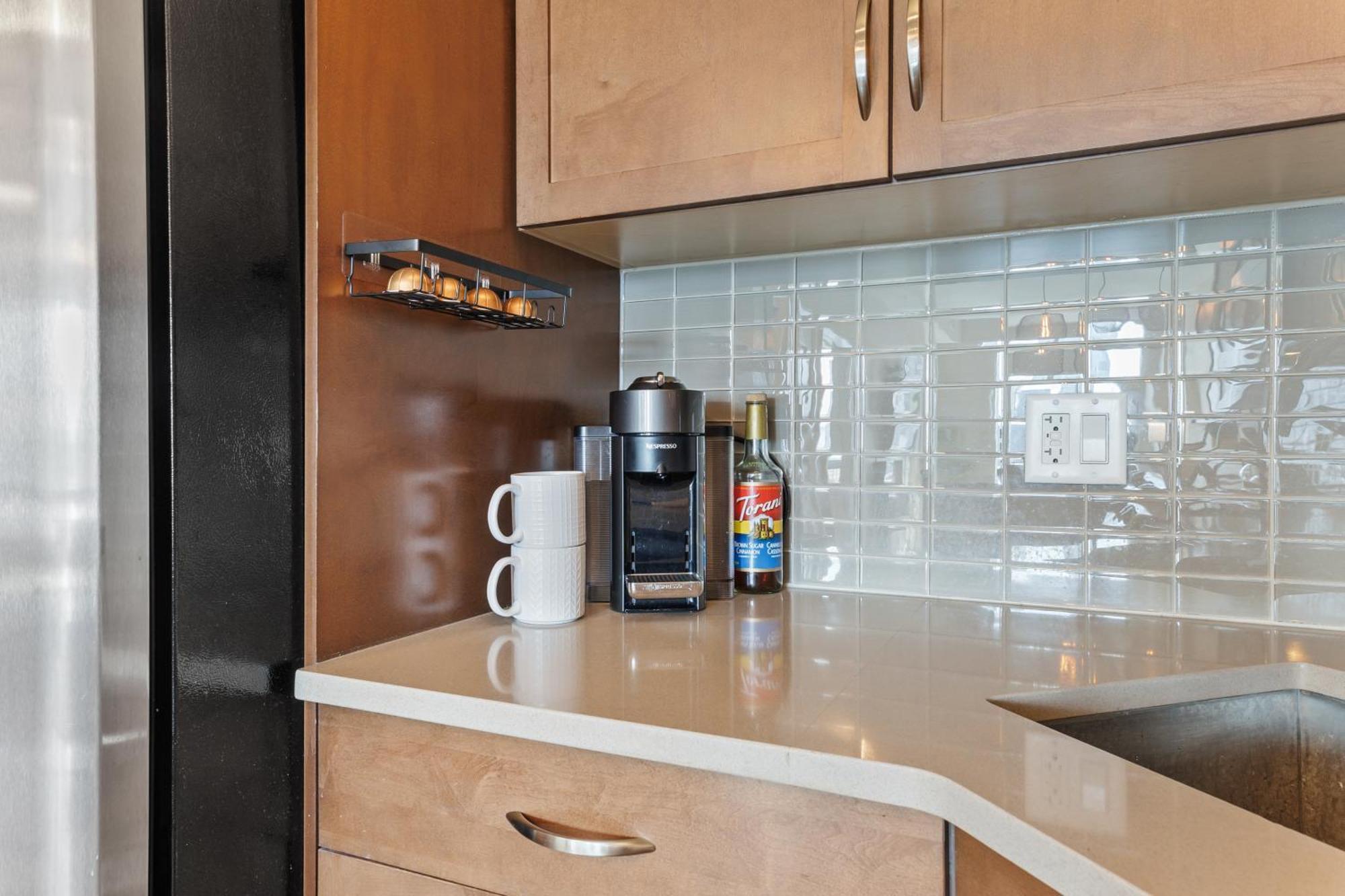 Heart Of Downtown Calgary Spacious Luxury Condo With Stunning Views And Premium Amenities Esterno foto